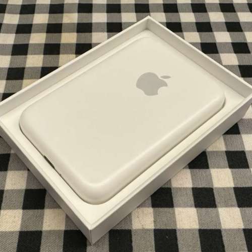 絕版 Apple MagSafe 外接式電池 行貨 99%新 非常少用和新淨 蘋果專門店購入$749 電...