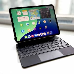 99%新ipad Pro 11吋第二代128GBwifi加流動網絡版連連原裝精妙鍵盤（行貨）