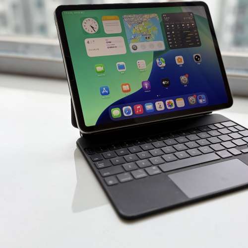 99%新ipad Pro 11吋第二代128GBwifi加流動網絡版連連原裝精妙鍵盤（行貨）
