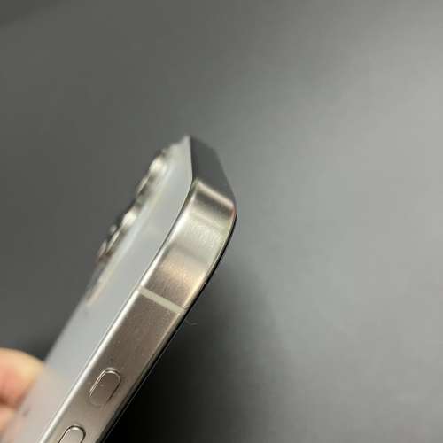 iPhone 15 pro max / 1 TB / 無花 / 電池92%