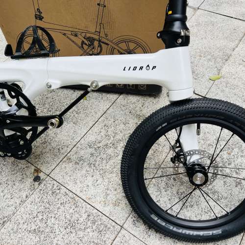 靚價  M把 珍珠白色 Lidrop 一叮點 pro版 H01 5速16吋碟剎碳纖維折叠車 送水架前後...