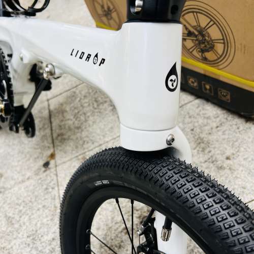 靚價  M把 珍珠白色 Lidrop 一叮點 pro版 H01 5速16吋碟剎碳纖維折叠車 送水架前後...