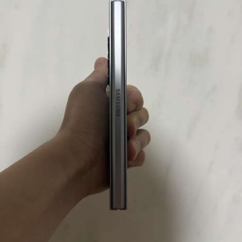 全網最平🔥Samsung galaxy fold 6 12+512美版單卡+esim銀色可換iphone或ipad