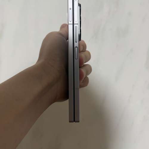 全網最平🔥Samsung galaxy fold 6 12+512美版單卡+esim銀色可換iphone或ipad