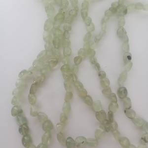 一手三條葡萄石珠串，隨形約16吋，清貨價共售150元，歡迎出價售給有緣人。no B24.3.26