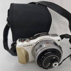 二手 Panasonic Lumix digi camera GF 5 可換鏡頭相機14-42mm 連新充電器2粒原廠1副...