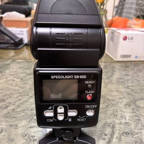 Nikon SB600 speedlight