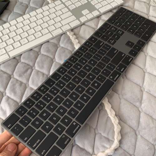 100％ new Apple magic keyboard 2 長 黑 白 with num pad Space Grey Wireless ima...