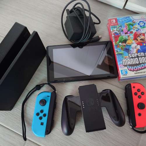 Nintendo Switch 主機 + Super Mario Bros. Wonder