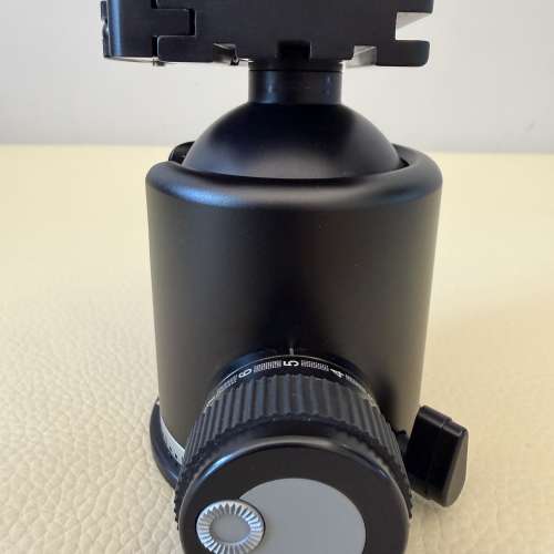 Arca-Swiss Monoball Z1 + Flip-Lock Quick Release