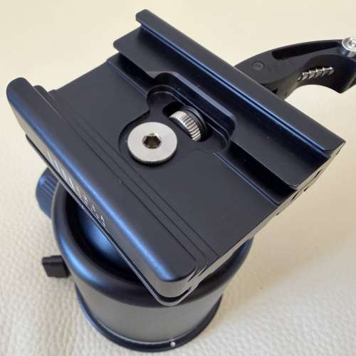 Arca-Swiss Monoball Z1 + Flip-Lock Quick Release