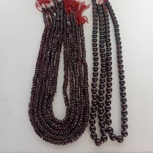 一手七條石榴寶石garnet珠串約16吋如照片，清貨價共售900元，歡迎出價售給有緣人。...