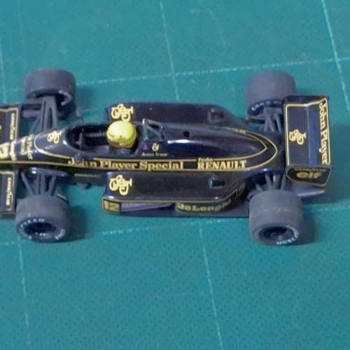 1986 年 Lotus 98T 一級方程式賽車的模型，由傳奇車手 艾爾頓&middot;冼拿 (Ayrton Senna)...