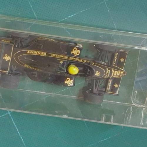 1986 年 Lotus 98T 一級方程式賽車的模型，由傳奇車手 艾爾頓&middot;冼拿 (Ayrton Senna)...