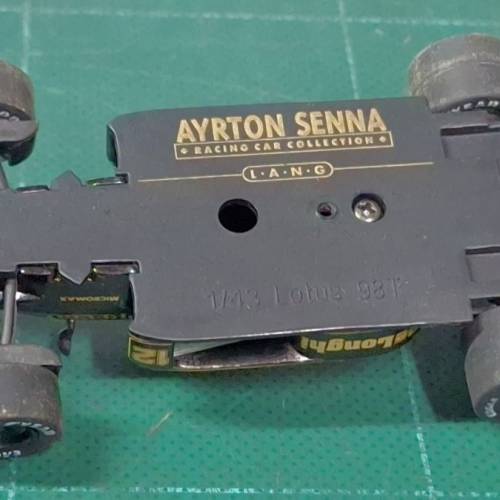 1986 年 Lotus 98T 一級方程式賽車的模型，由傳奇車手 艾爾頓&middot;冼拿 (Ayrton Senna)...