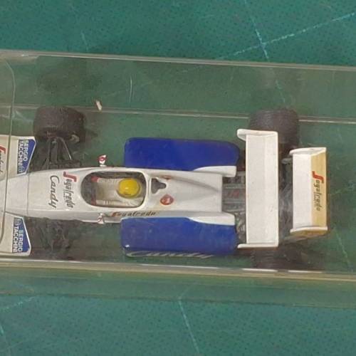 Toleman TG184 一級方程式賽車的模型車，這款賽車在 1984 年賽季中由傳奇車手 Ayrt...