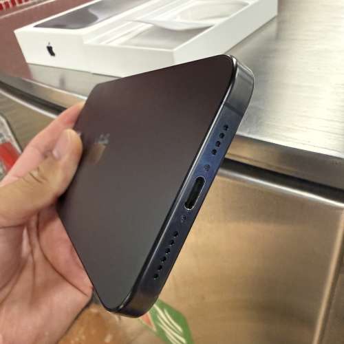iPhone 15 pro max512gb 港行雙卡黑色鈦金屬，apple 換原廠電，滿血復活，電池健康...