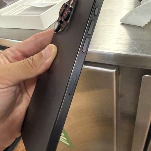 iPhone 15 pro max512gb 港行雙卡黑色鈦金屬，apple 換原廠電，滿血復活，電池健康...