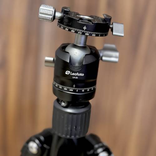 Benro C2681T碳纖腳架  + Leofoto LH-30 雲台 可反摺