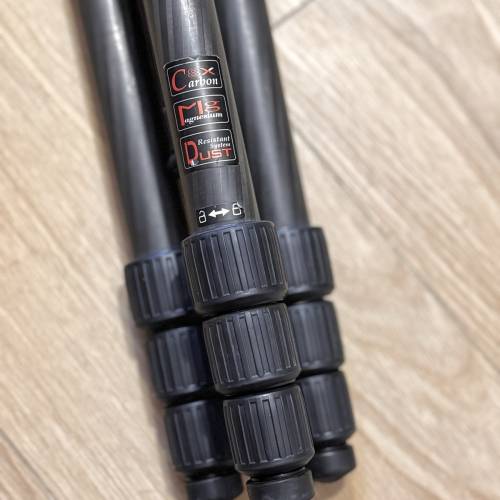 Benro C2681T碳纖腳架  + Leofoto LH-30 雲台 可反摺