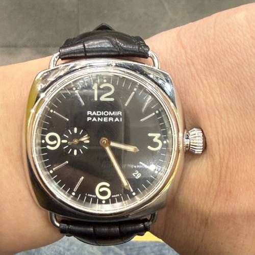 平到笑😆 PANERAI RADIOMIR PAM00062 18K 750白金 代用皮帶 原裝金扣 錶的部份標誌...