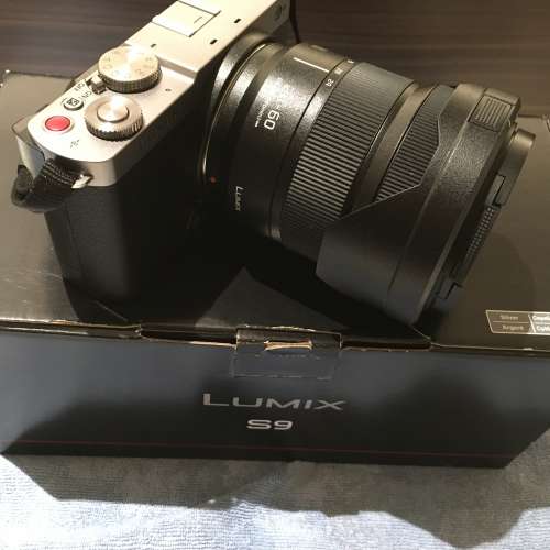 Panasonic LUMIX DCS9 全篇幅無反相機 連lumix 20-60mm 鏡全套行機