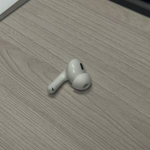 Apple AirPods Pro 2 左耳