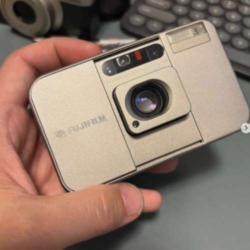 罕有新淨fujifilm Tiara 第一代28/3.5 菲林相機 操作完全正常 hk$2300