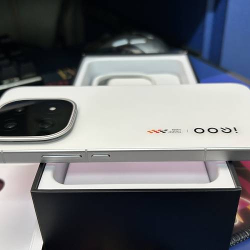 Iqoo 15 12+256G 最新