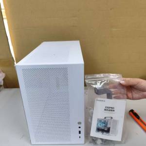 鋁小寶 E90 PRO 白色機箱