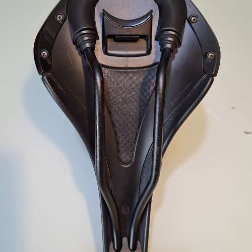 Fizik Aliante R7 saddle 坐墊