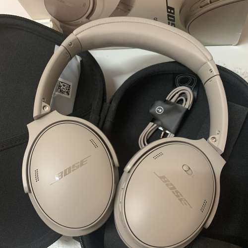 99%New Bose QuietComfort Headphones Sandstone