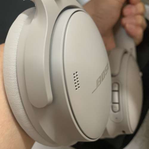 99%New Bose QuietComfort Headphones Sandstone