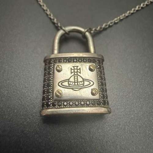 Vivienne Westwood Man Fitzrovia 鎖頭造型項鍊