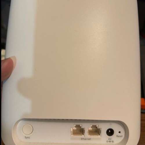 Netgear Orbi RBK352 路由器 +衛星 (只剩各一)