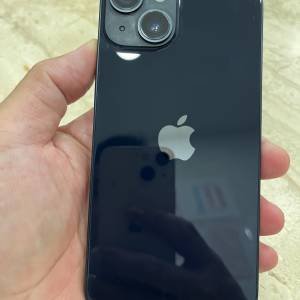 iPhone 14 256gb港行雙卡極新，所有原裝，電78，所有功能正常！跟機殼，原廠線！