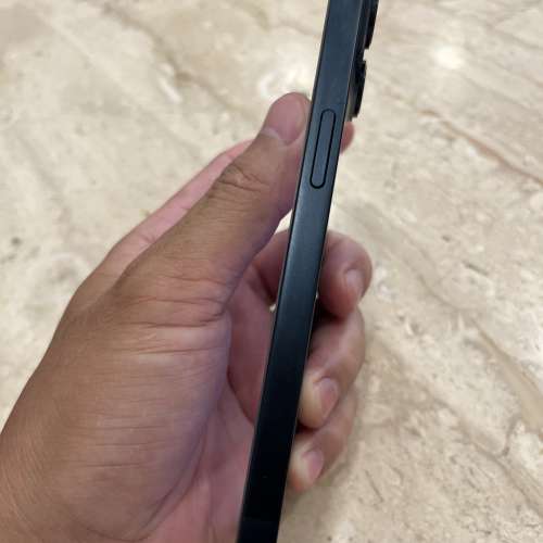 iPhone 14 256gb港行雙卡極新，所有功能正常！跟機殼，原廠線！