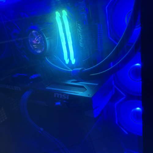 頂級二手電腦（Ultra 9 285k 32GB 2TB 5070)