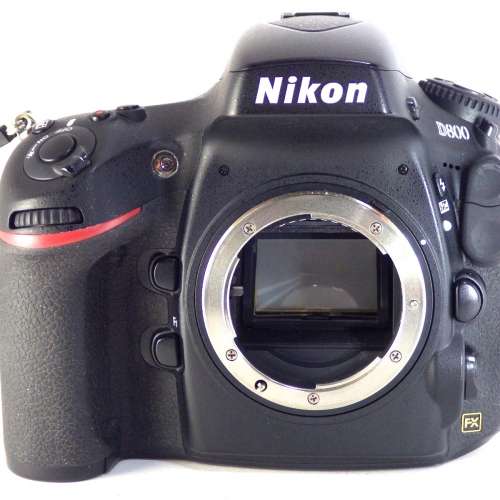 Nikon D800 數位單眼相機 FX 機身 3,630 萬像素 + AF Nikkor 75-300mm 鏡頭套裝