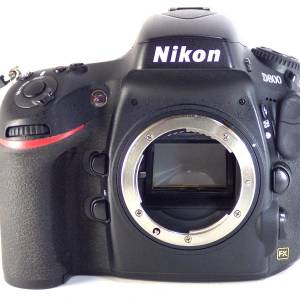 Nikon D800 數位單眼相機 FX 機身 3,630 萬像素 + AF Nikkor 75-300mm 鏡頭套裝