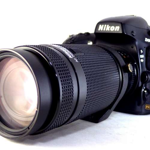 Nikon D800 數位單眼相機 FX 機身 3,630 萬像素 + AF Nikkor 75-300mm 鏡頭套裝
