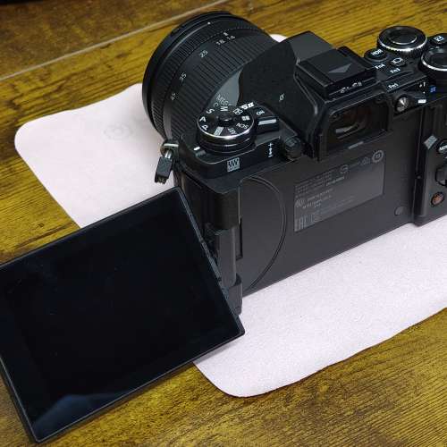 Olympus OM-D E-M5 Mark II 淨機或連Lumix 14-45mm
