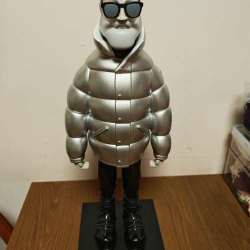 [限量版] Moncler x Krink 2017 Mr. Moncler 19吋藝術公仔 (銀色)