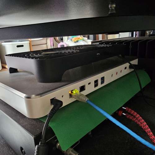 QNAP HS-453DX Silent NAS (16G Ram + 500G SSD x2)