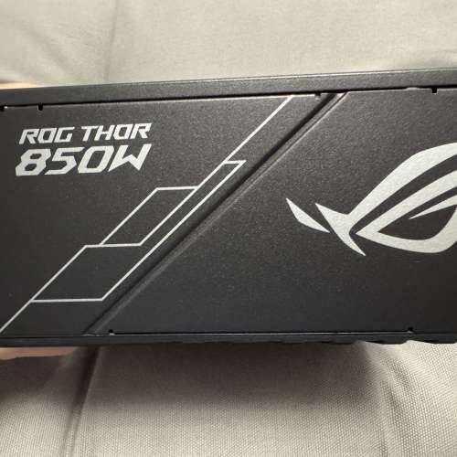 ROG THOR 850W Platinum OLED 電源供應器