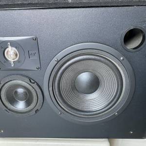 JBL 8330 AV. 喇叭