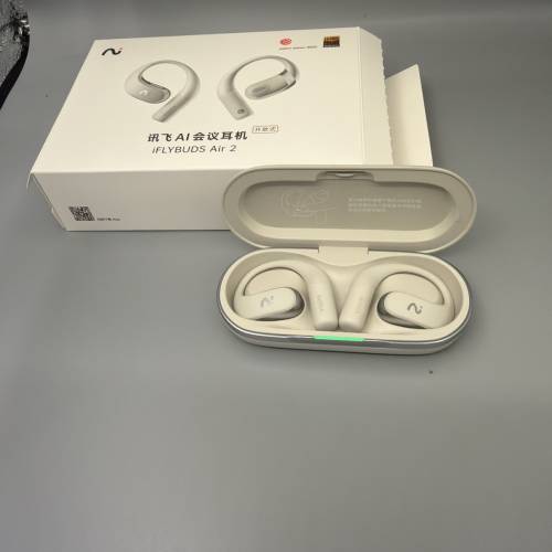 科大訊飛同聲翻譯耳機