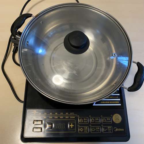 9 成新， 有保養 MIDEA 美的 - 按鍵式多功能電磁爐 2000W 連 有蓋煲