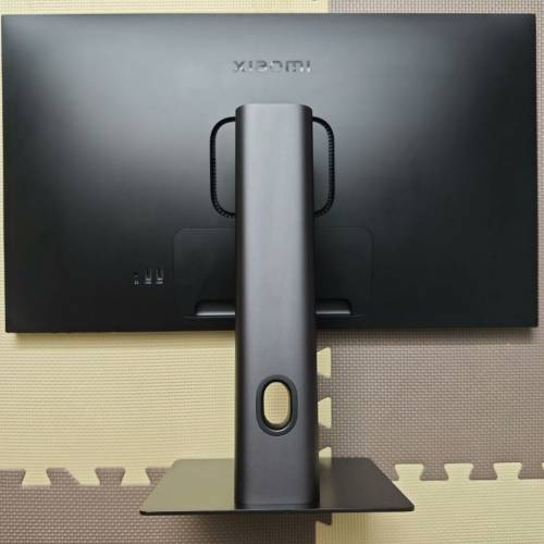 出售幾近全新 小米 XMMNT27UN 專業設計螢幕