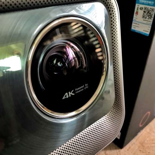 Vidda C2 Ultra 4K 旗艦投影機。Build in JBL 喇叭+Woofer, 連合全套，不常用，每月...